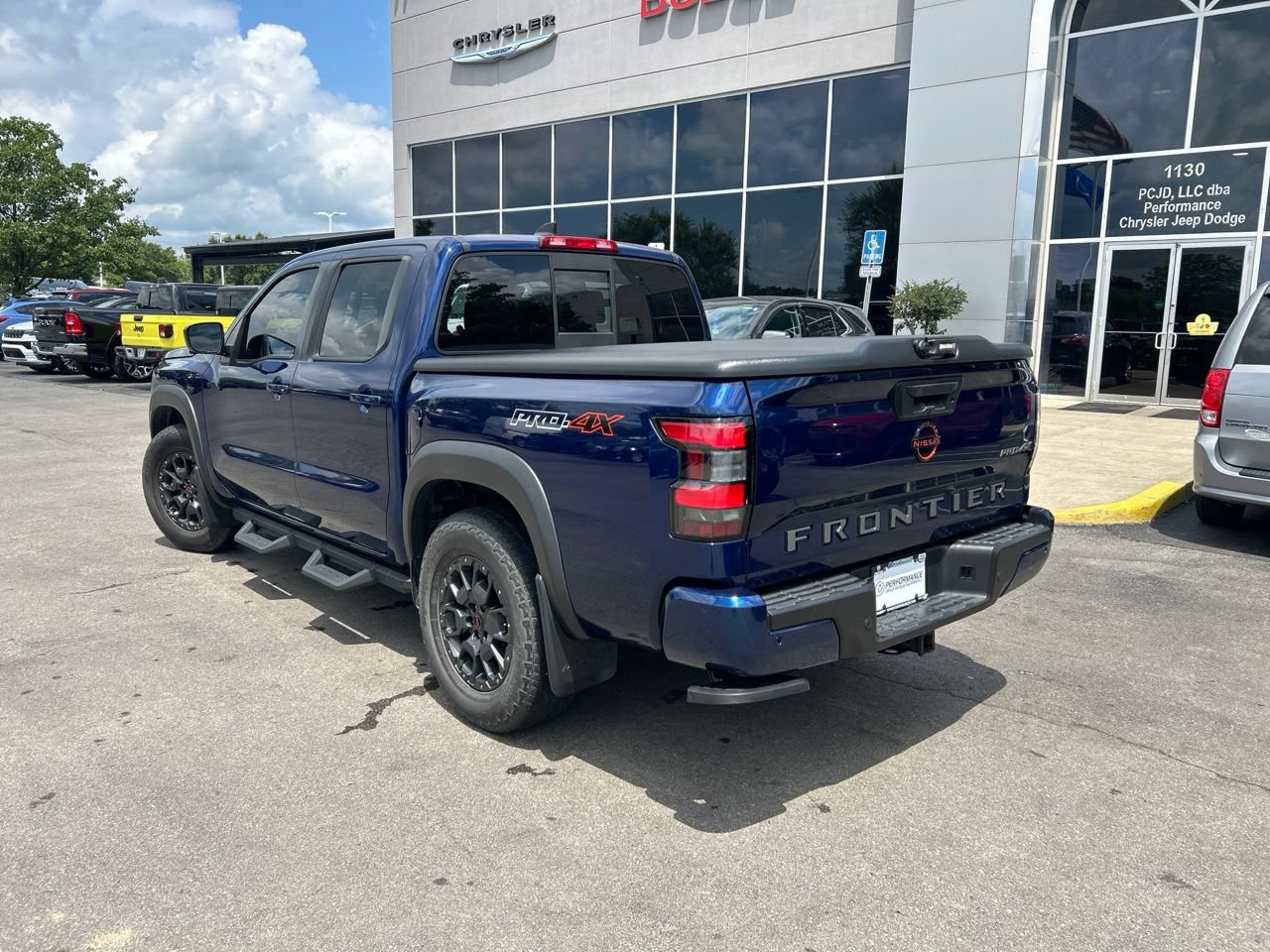 Used 2022 Nissan Frontier PRO-4X w/ Pro-4X Premium Package AWD/4WD image 5