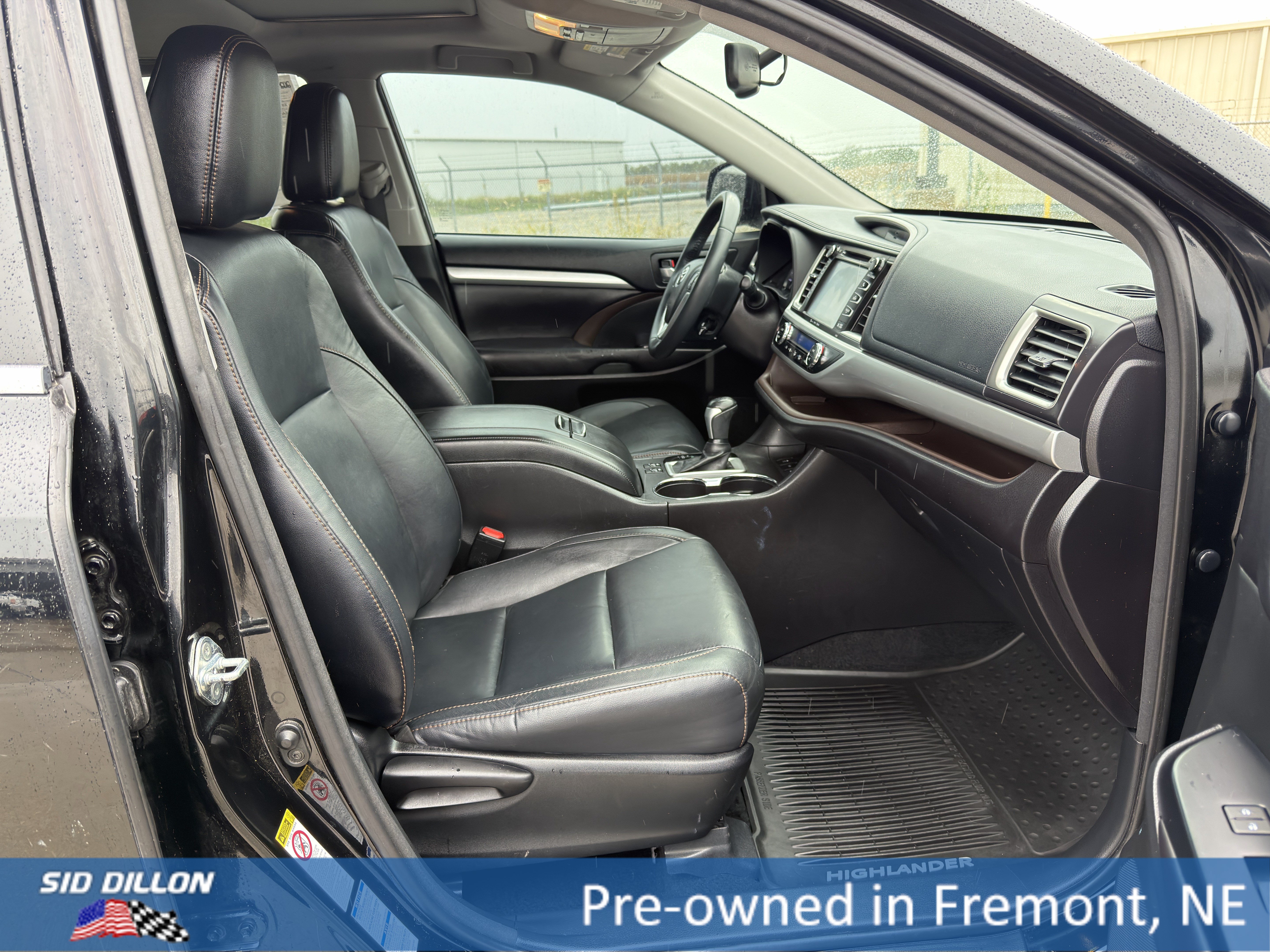 Used 2016 Toyota Highlander XLE AWD/4WD image 16