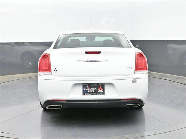 Used 2020 Chrysler 300 Limited image 18