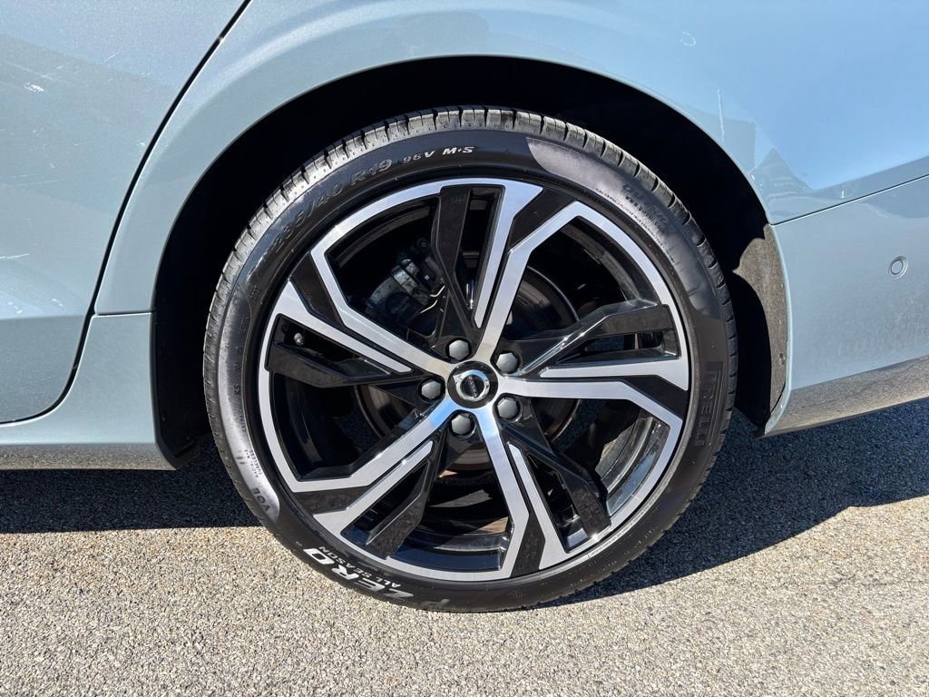 Certified 2023 Volvo S60 B5 Plus w/ Climate Package image 32