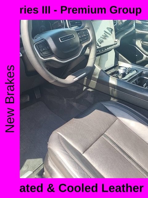 Used 2023 Jeep Wagoneer Series III w/ Premium Group I AWD/4WD image 15
