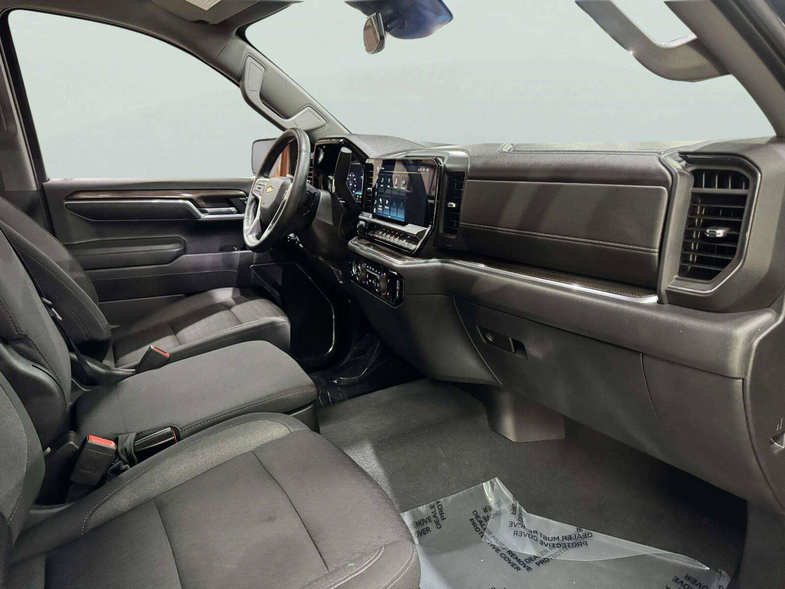 Used 2023 Chevrolet Silverado 1500 LT AWD/4WD image 42