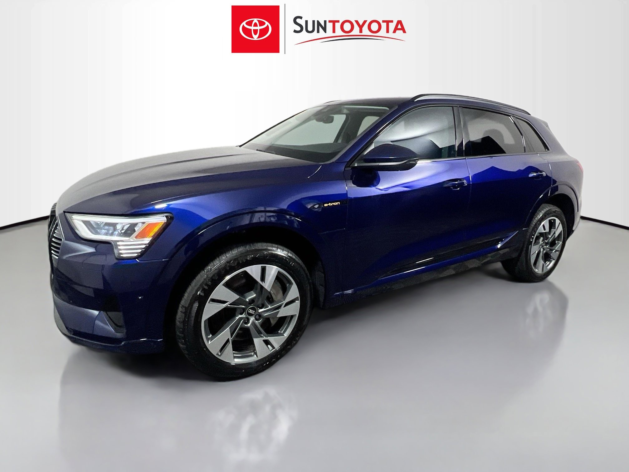 Used 2022 Audi e-tron Premium w/ Convenience Plus Package image 9