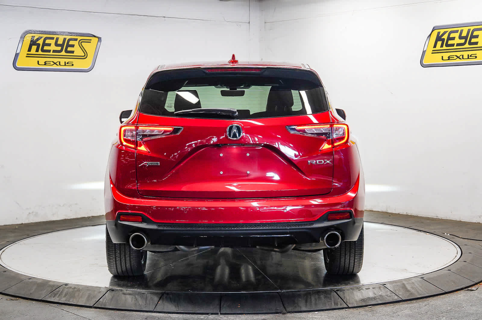 Used 2023 Acura RDX w/ Advance Package FWD image 3