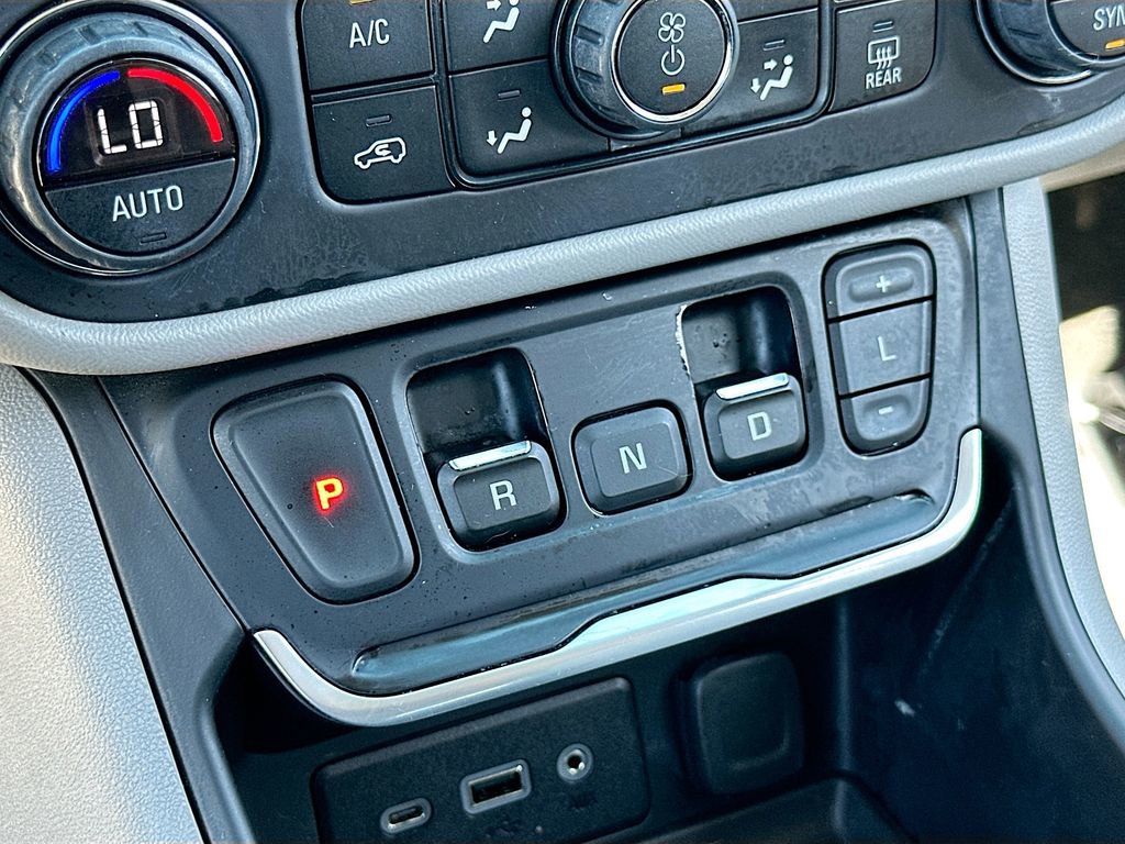 Used 2019 GMC Terrain SLE w/ Driver Convenience Package image 16