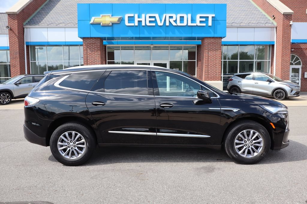 Certified 2024 Buick Enclave Essence w/ Technology Package AWD/4WD image 1