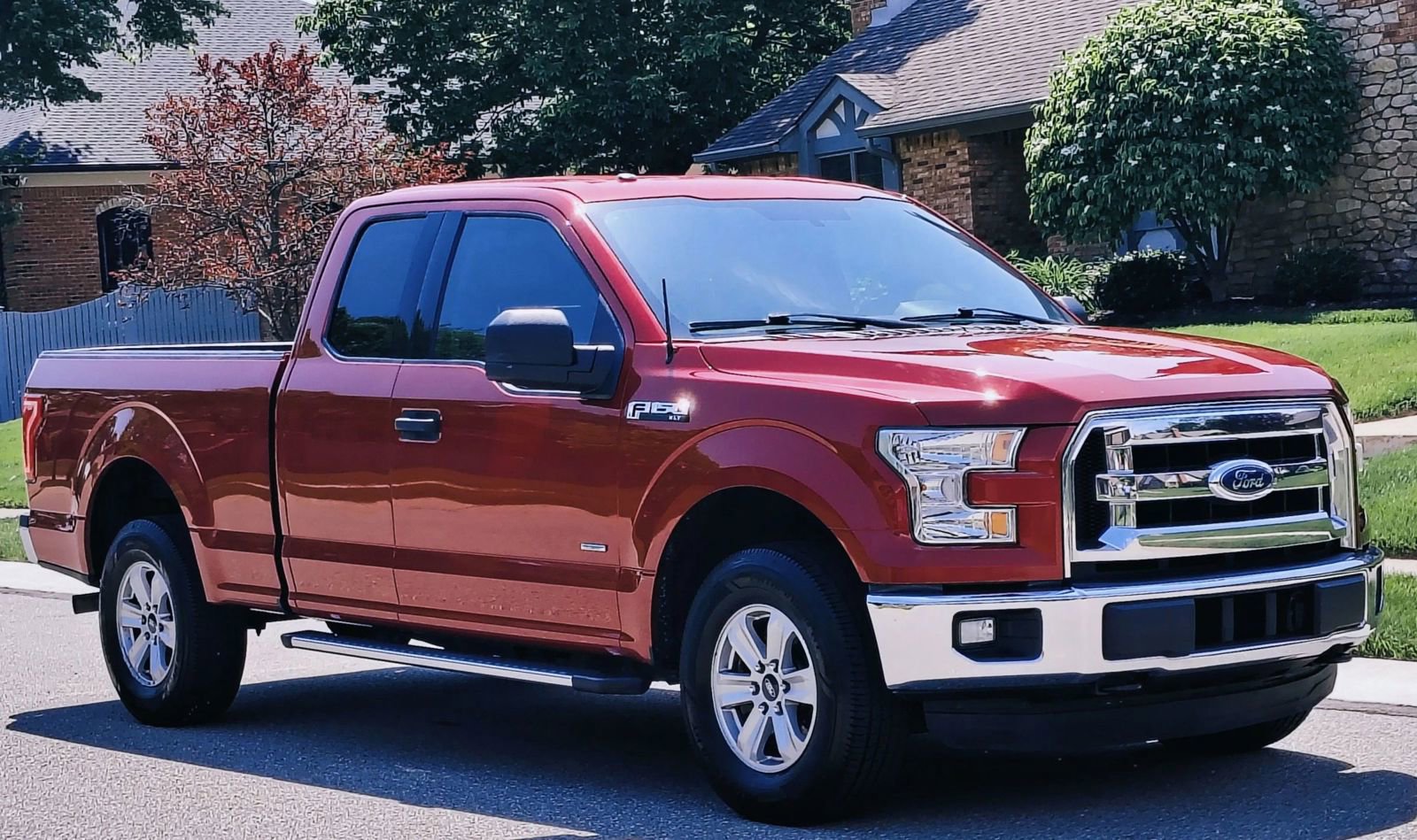 Used 2015 Ford F150 XLT AWD/4WD image 1