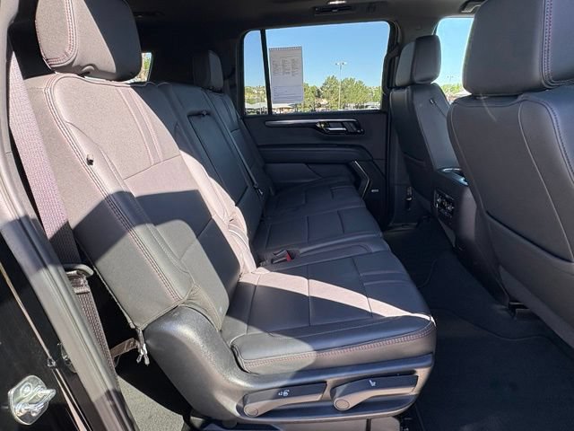 Used 2025 Chevrolet Suburban RST w/ Comfort Package AWD/4WD image 29