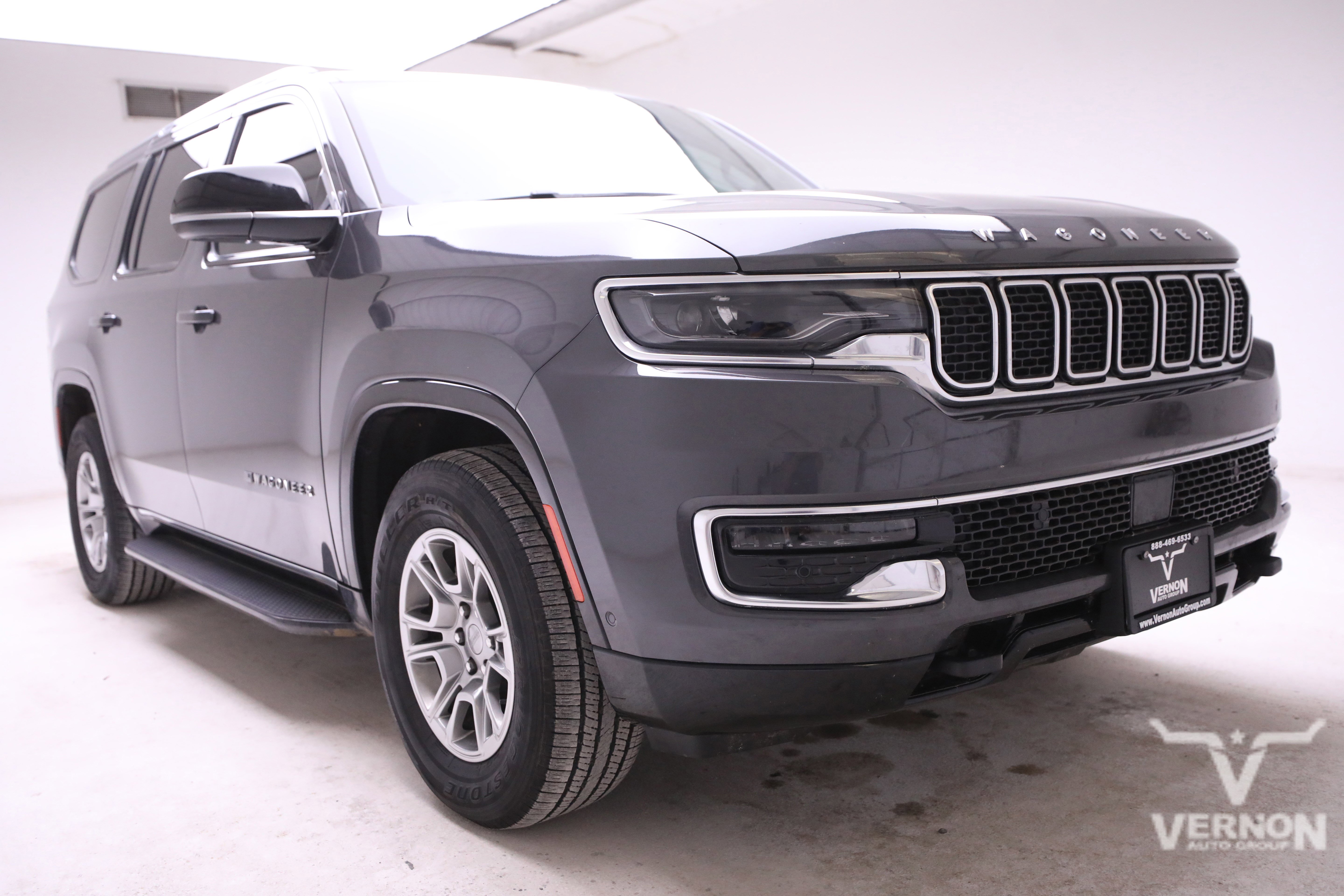 Used 2024 Jeep Wagoneer 4WD w/ HD Trailer Tow Package image 7