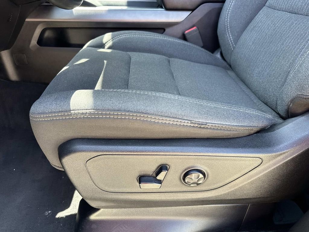 Used 2019 RAM 1500 Big Horn AWD/4WD image 18