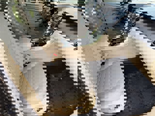 Used 2018 Ford Taurus SE image 19