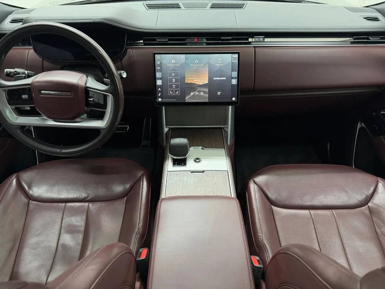 Used 2024 Land Rover Range Rover SE AWD/4WD image 2