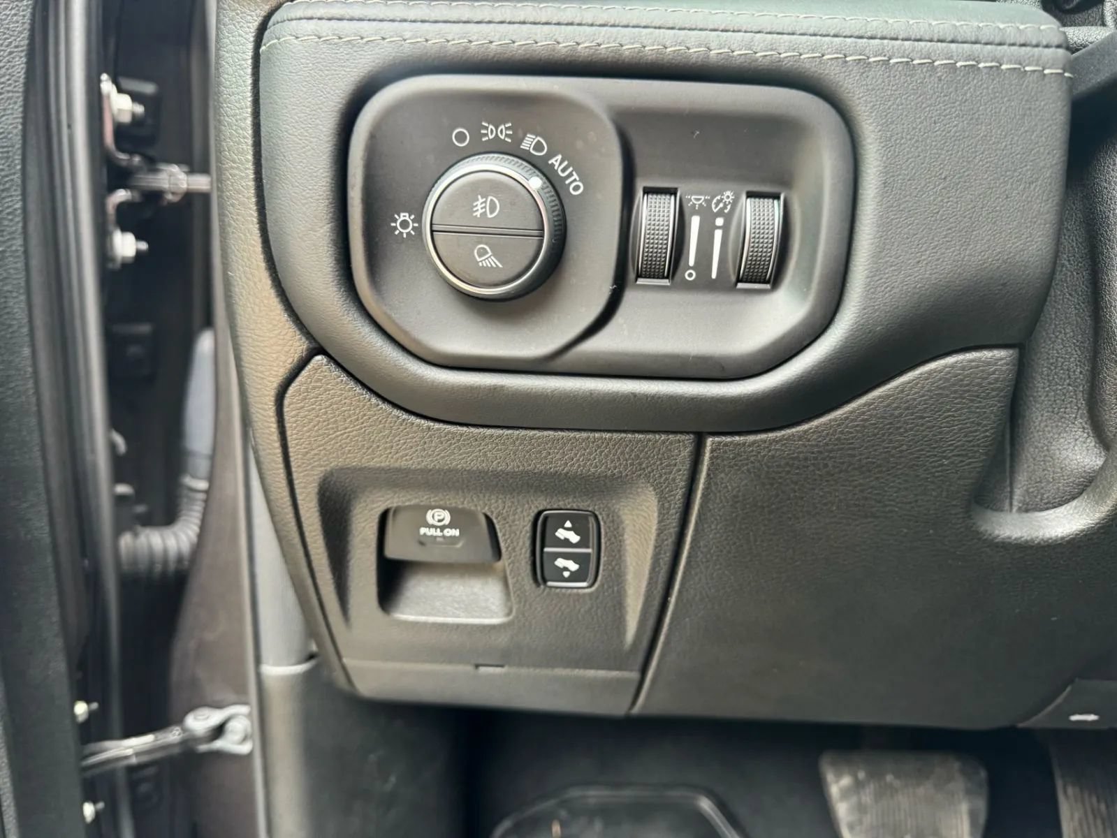 Used 2019 RAM 1500 Limited AWD/4WD image 25