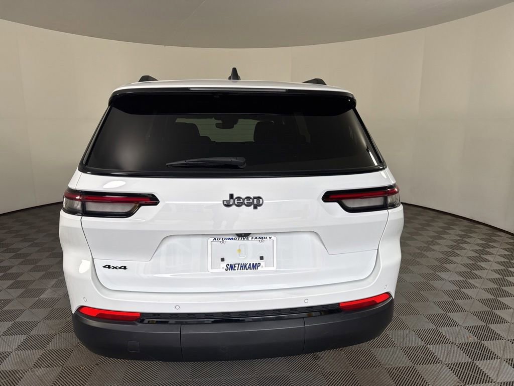Used 2024 Jeep Grand Cherokee L Laredo AWD/4WD image 8