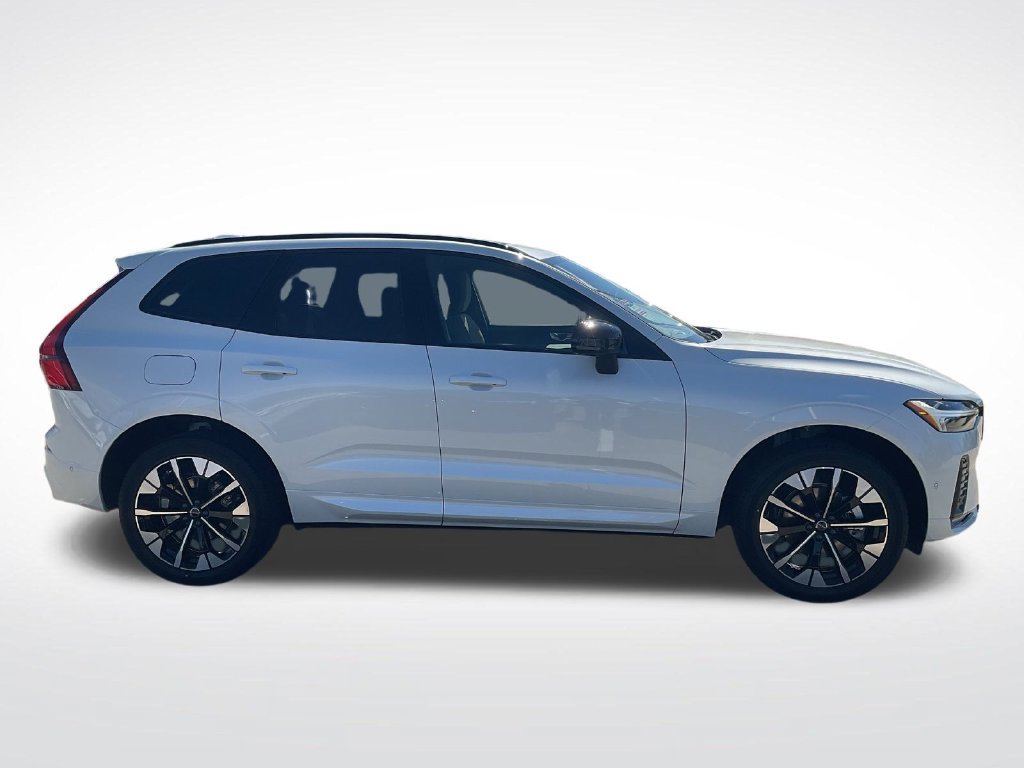 New 2027 Volvo XC60 B5 Plus AWD/4WD image 8