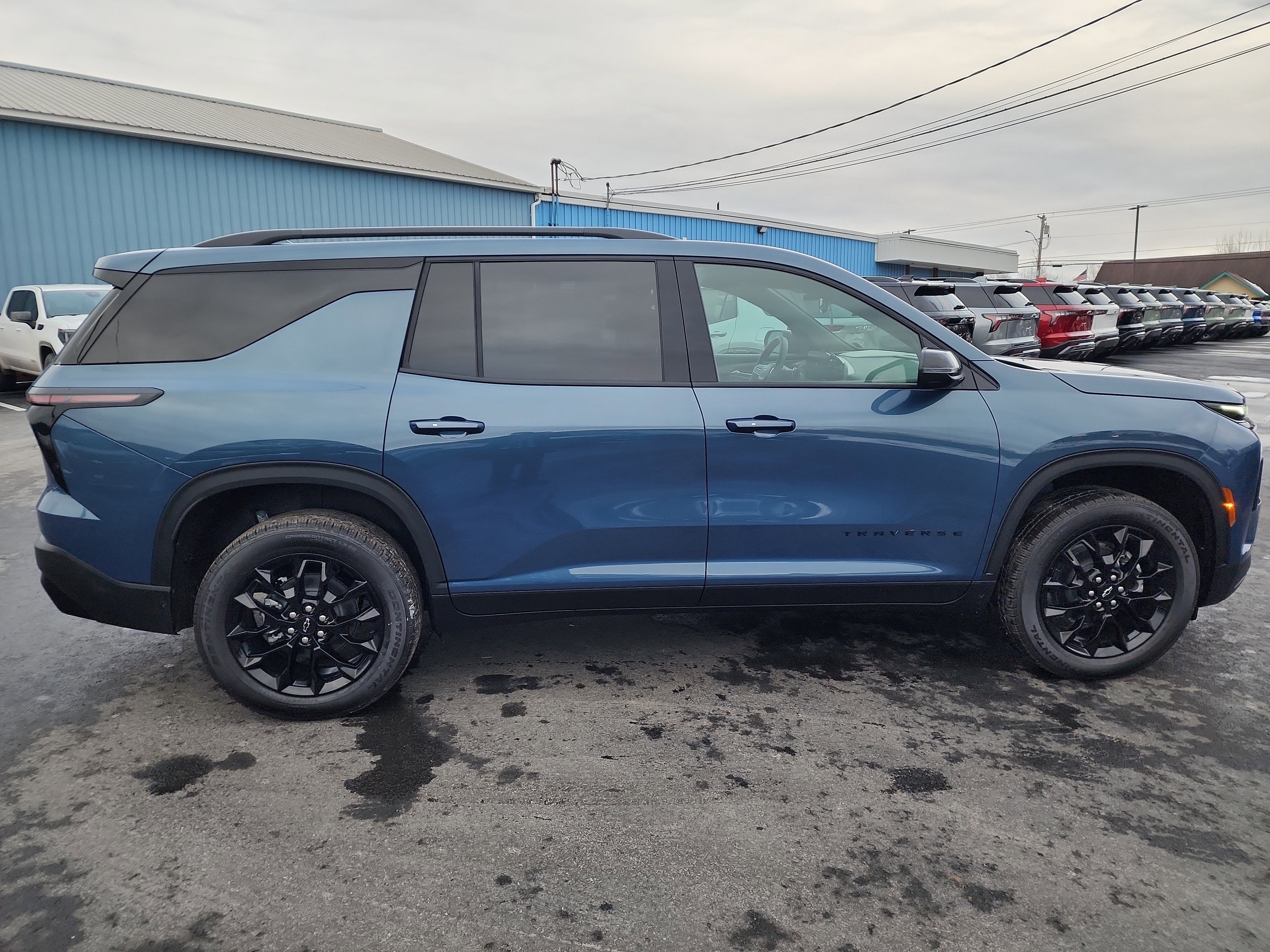 New 2026 Chevrolet Traverse LT w/ Midnight/Sport Edition AWD/4WD image 9