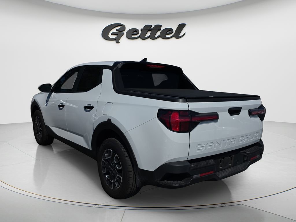 Used 2023 Hyundai Santa Cruz SE image 4