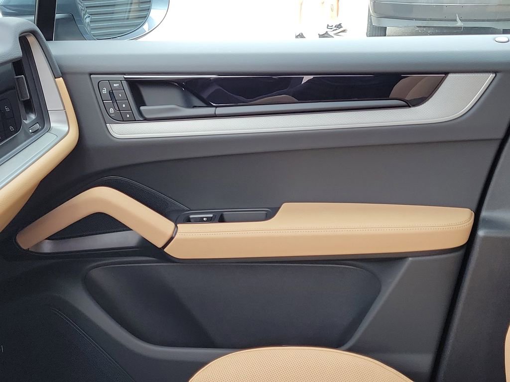 New 2026 Porsche Cayenne AWD/4WD image 23