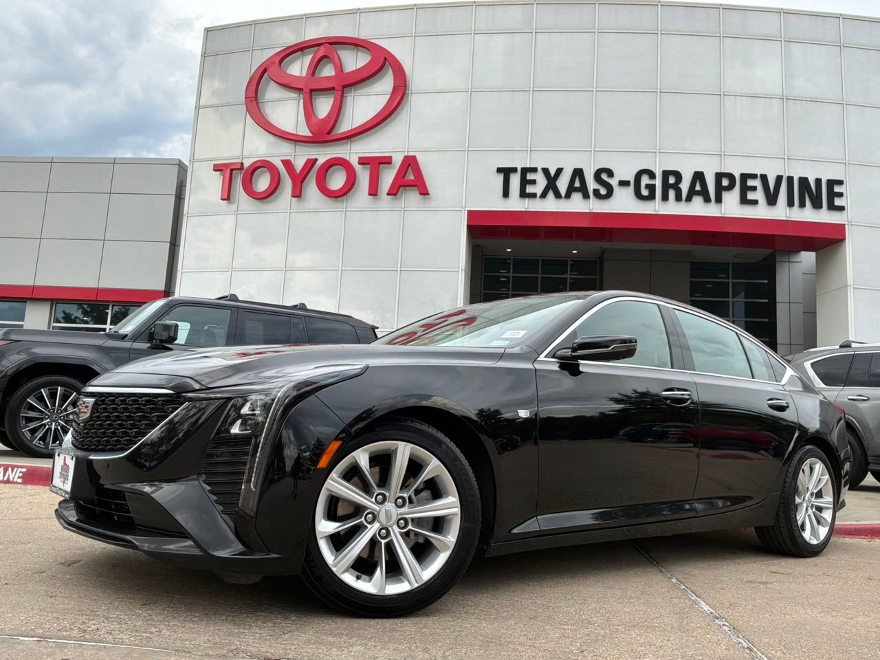 Used 2026 Cadillac CT5 Premium Luxury RWD image 2