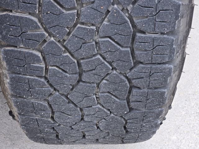 Used 2025 GMC Sierra 2500 AT4 image 13