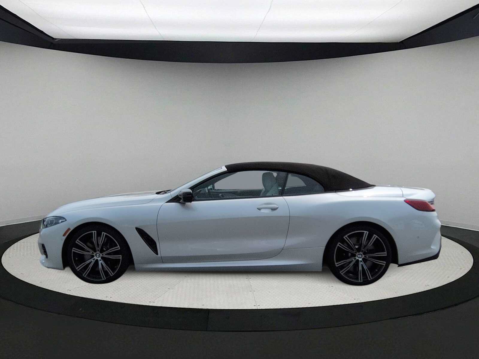 Used 2024 BMW M850i xDrive Convertible AWD/4WD image 5