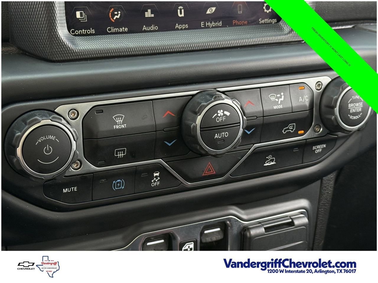 Used 2023 Jeep Wrangler Unlimited Sahara AWD/4WD image 18