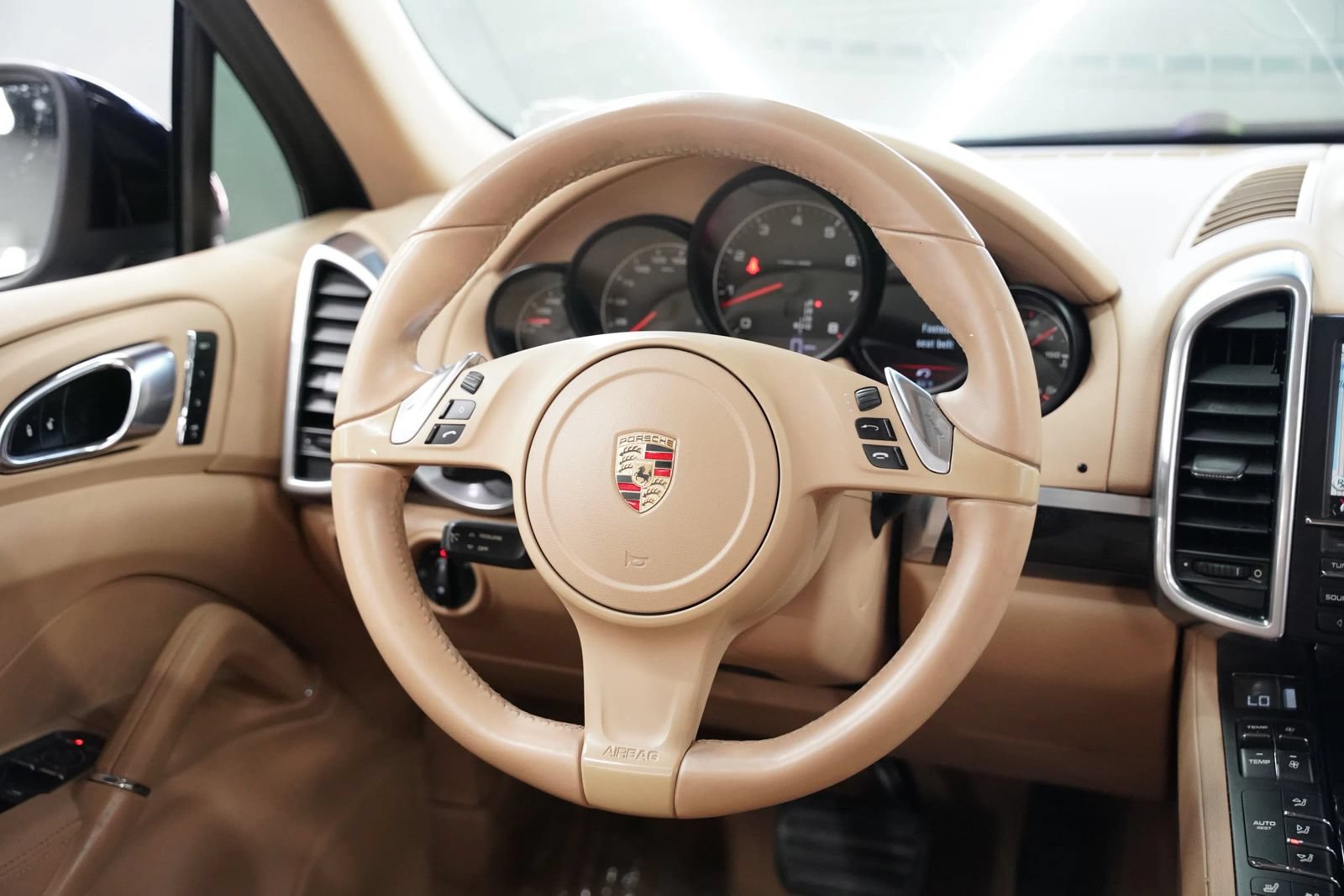 Used 2014 Porsche Cayenne AWD/4WD image 27