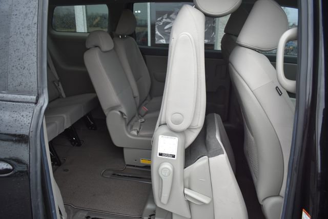 Used 2019 Kia Sedona LX image 37