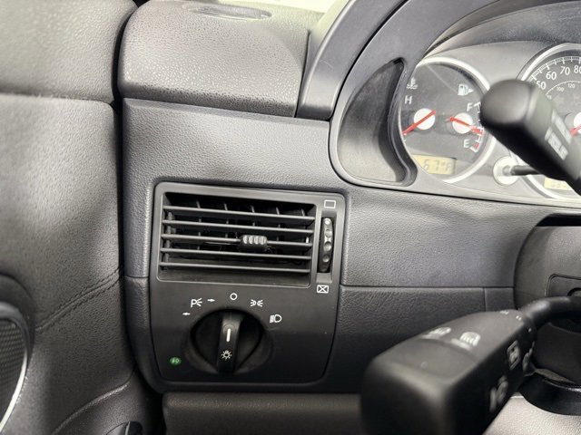 Used 2005 Chrysler Crossfire Limited image 19