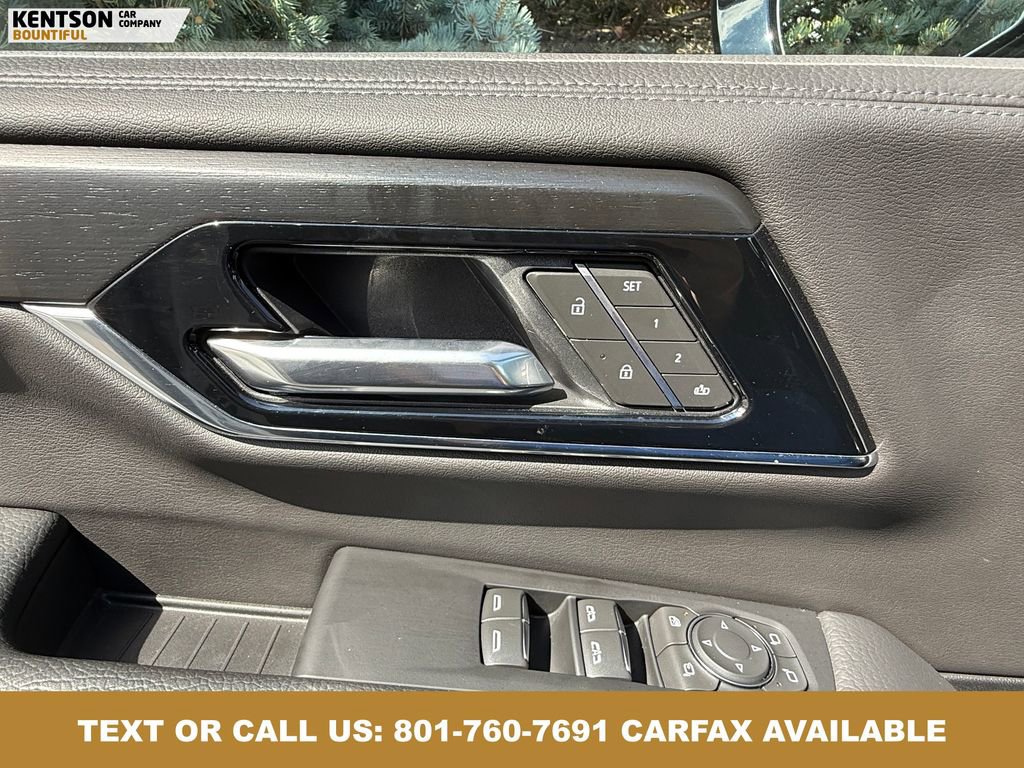Used 2025 GMC Yukon XL Denali AWD/4WD image 22