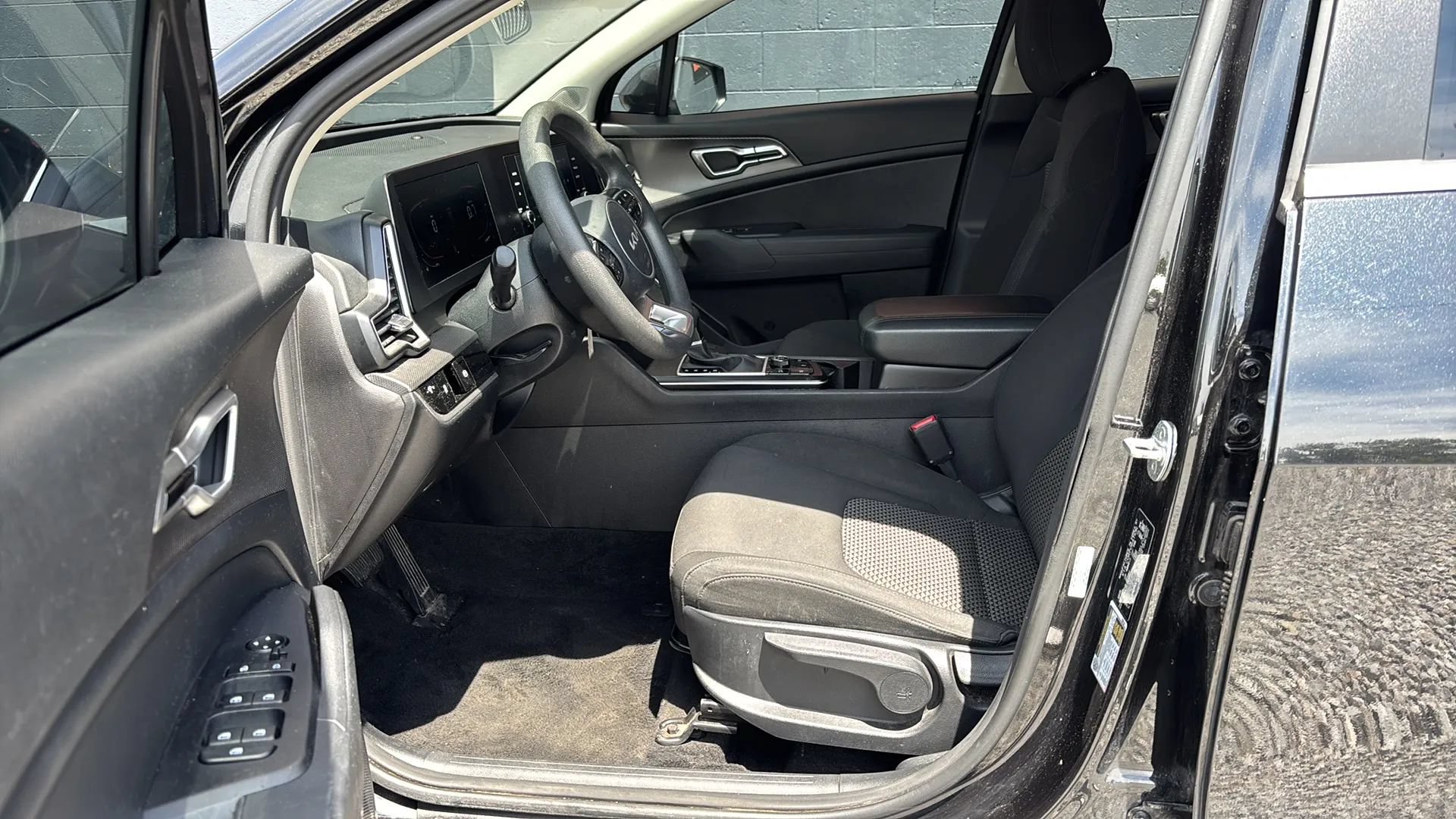 Used 2023 Kia Sportage LX AWD/4WD image 18