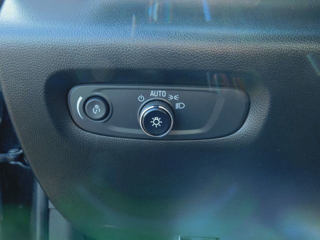 Used 2023 Chevrolet Traverse LT image 35