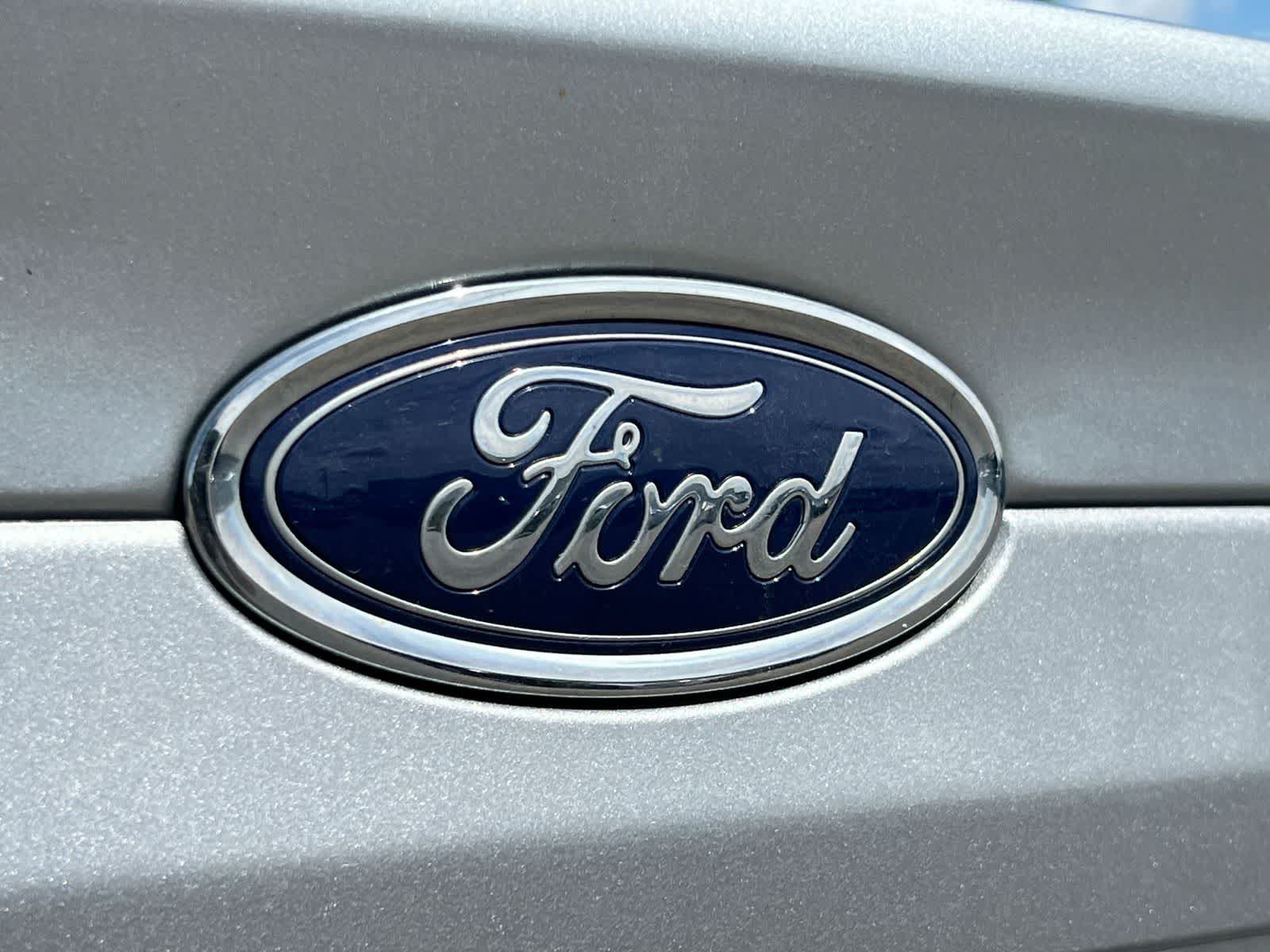 Used 2020 Ford Fusion SE FWD image 12