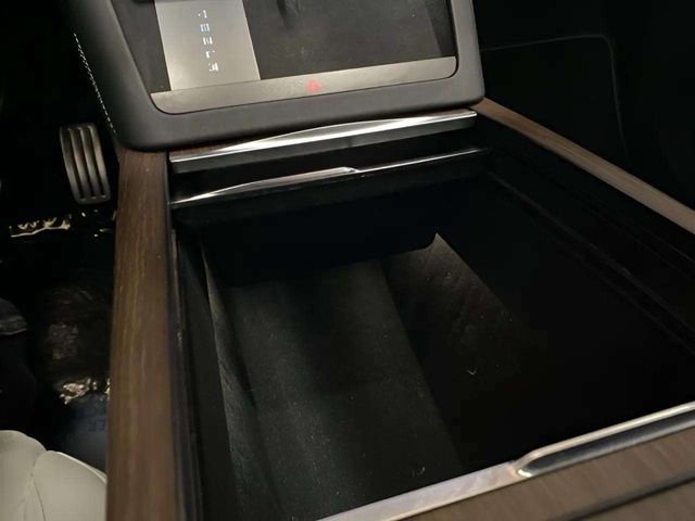 Used 2022 Tesla Model X image 61