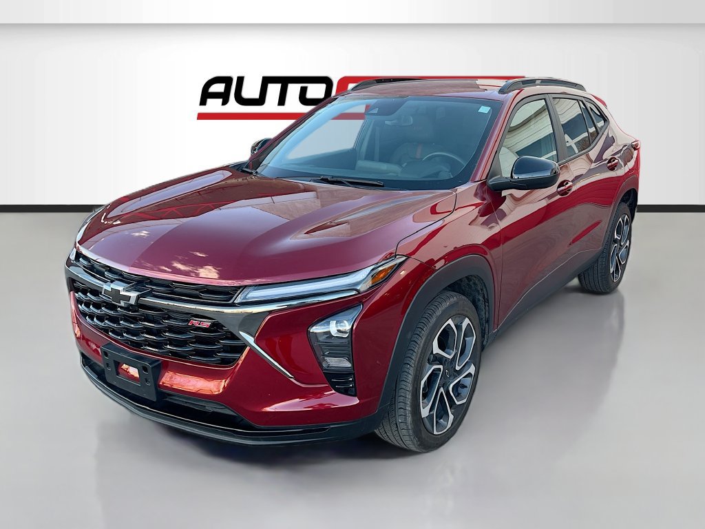 Used 2025 Chevrolet Trax RS w/ Driver Confidence Package FWD image 3