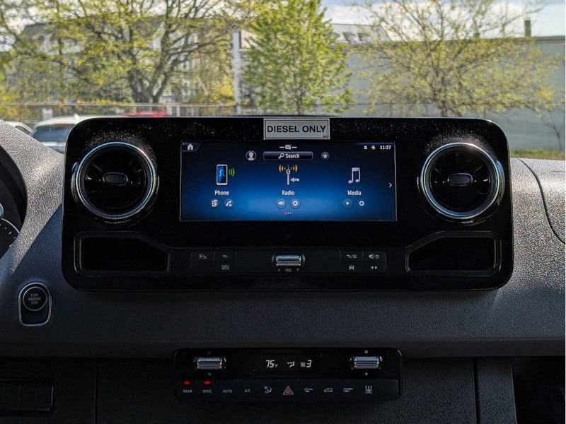 Used 2022 Mercedes-Benz Metris image 21