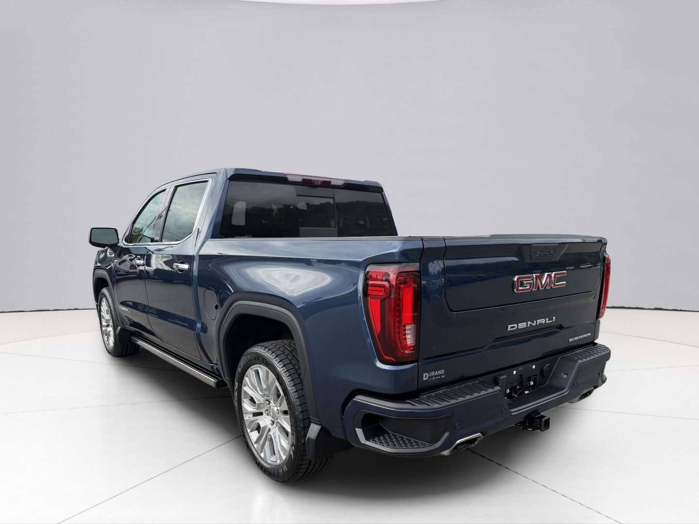 Used 2021 GMC Sierra 1500 Denali w/ Denali Ultimate Package AWD/4WD image 3