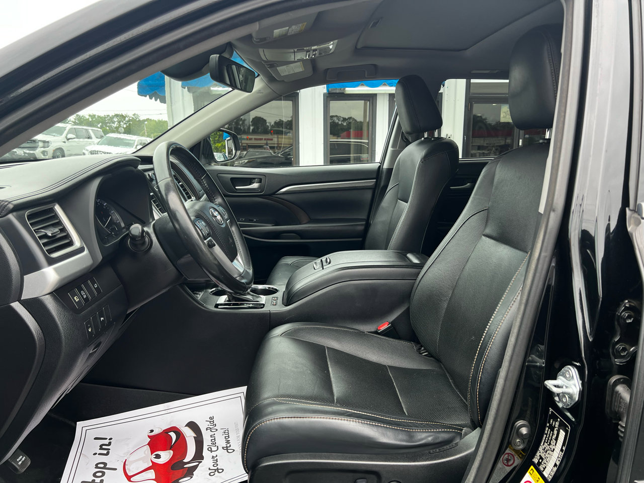 Used 2017 Toyota Highlander Limited image 11