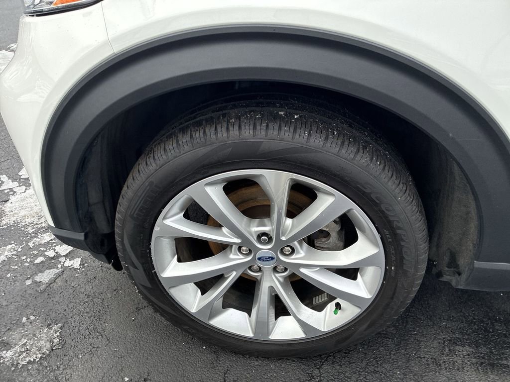 Used 2022 Ford Explorer Platinum w/ Equipment Group 601A image 10