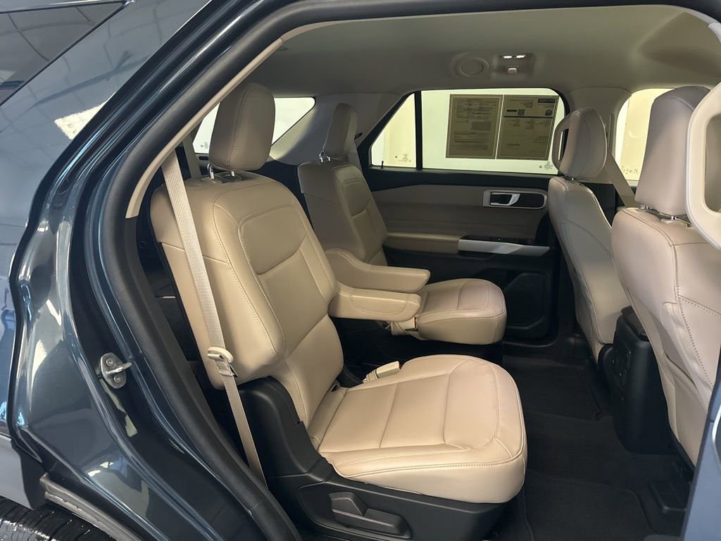 Used 2023 Ford Explorer XLT w/ Equipment Group 202A image 44