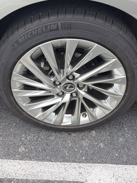 Used 2021 Lexus ES 300h w/ Accessory Package FWD image 8