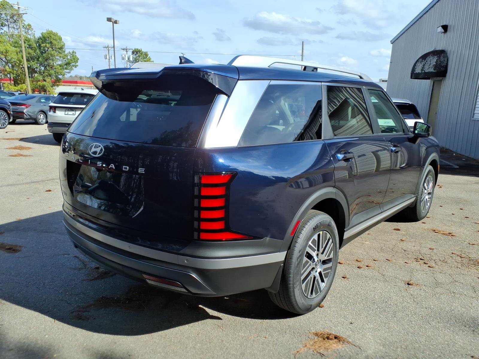 New 2026 Hyundai Palisade FWD Hybrid image 3