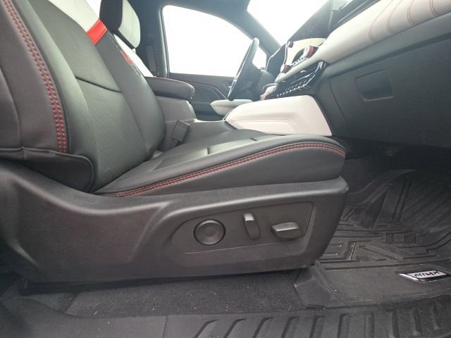 Used 2024 GMC Canyon AT4X image 17