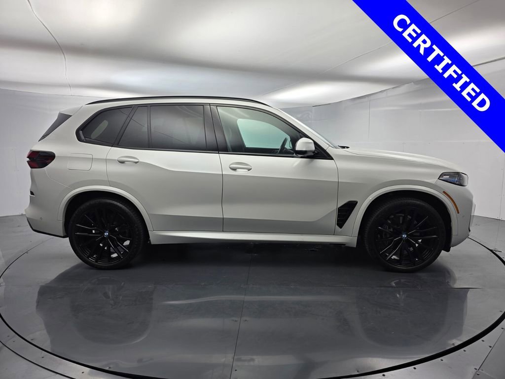 Certified 2024 BMW X5 xDrive40i w/ M Sport Package image 3