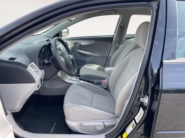 Used 2013 Toyota Corolla LE image 9