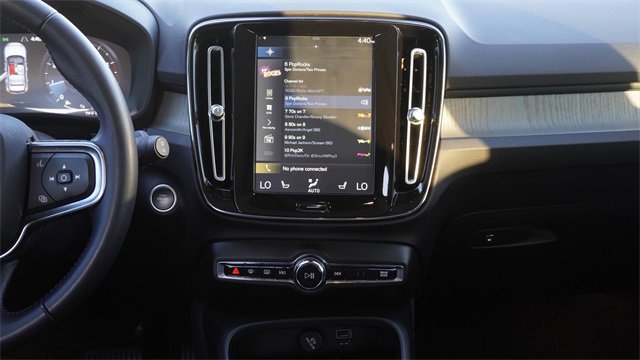 Used 2021 Volvo XC40 T5 Inscription w/ Advanced Package image 16