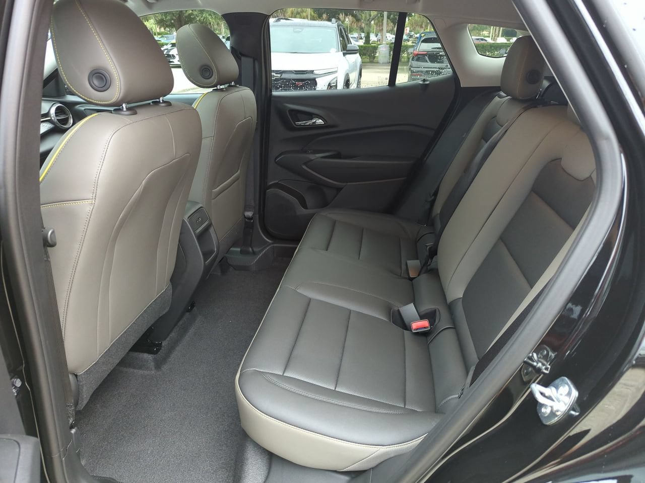 New 2026 Chevrolet Trax ACTIV w/ Sunroof Package FWD image 21