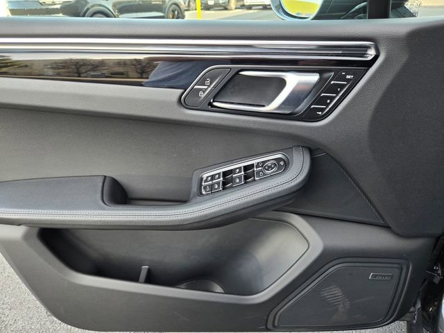 Used 2025 Porsche Macan image 20