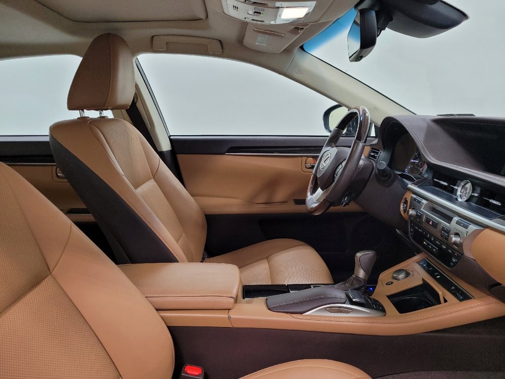 Used 2018 Lexus ES 350 w/ Navigation System Package image 21