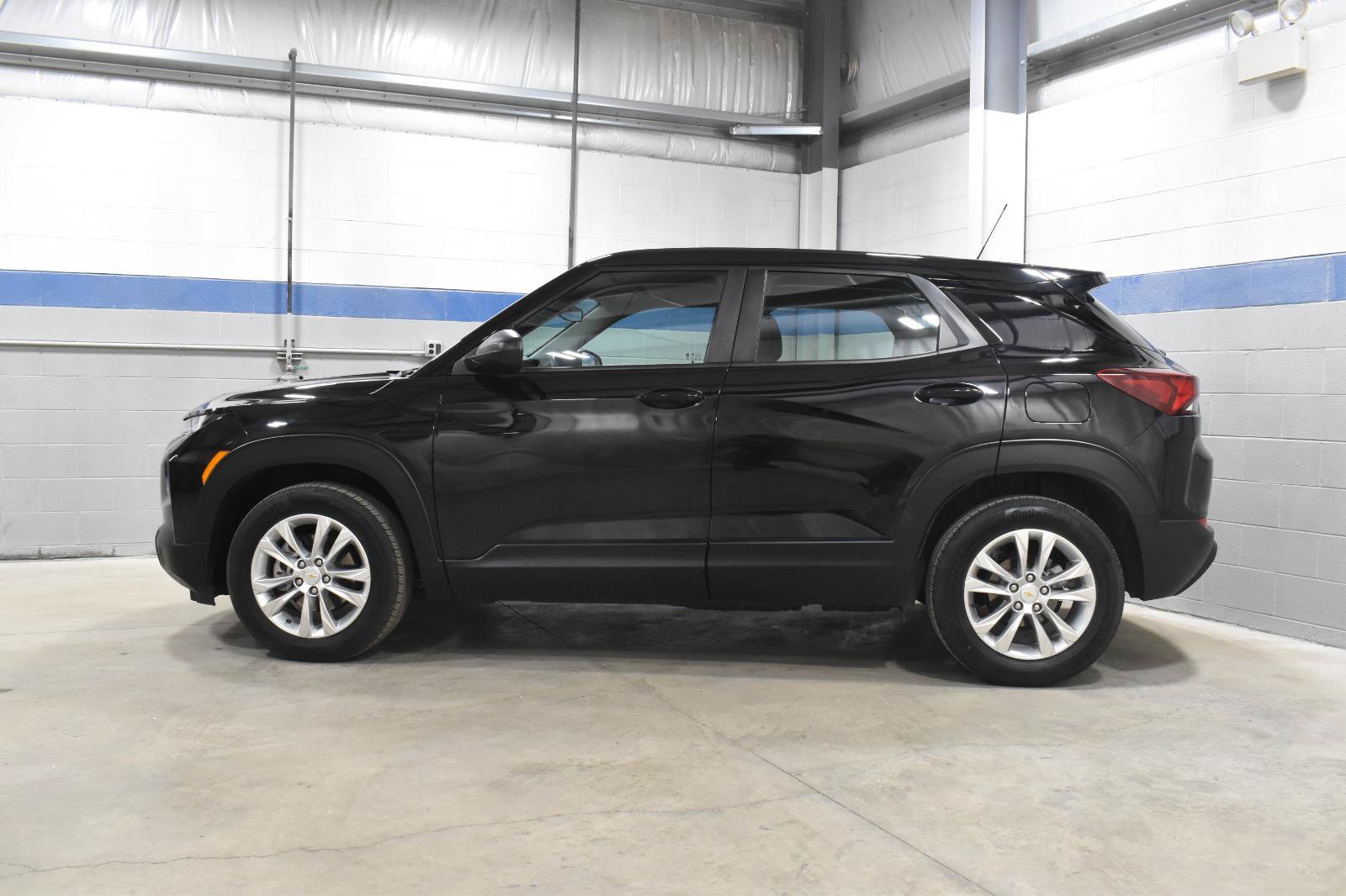 Used 2023 Chevrolet TrailBlazer LS FWD image 24